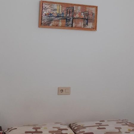 Habitacion Doble Privada En Figueres Bagian luar foto