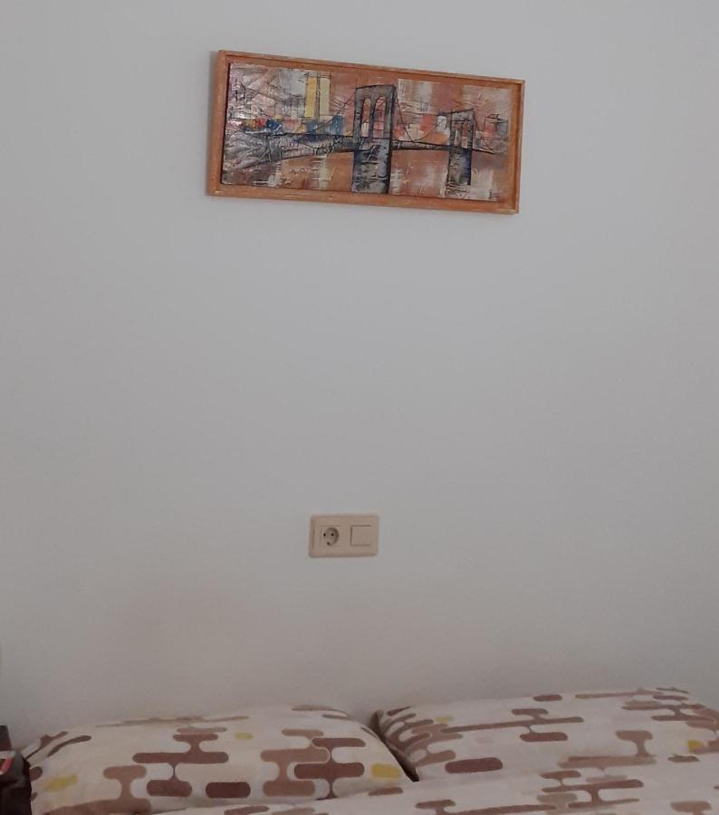Habitacion Doble Privada En Figueres Bagian luar foto